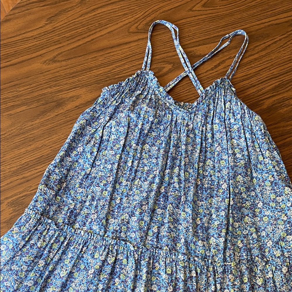 Universal Thread Blue Floral Patterned Garment